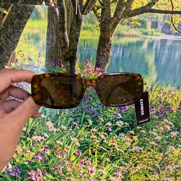 Express rectangular frame sunglasses